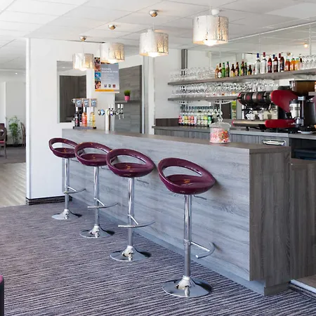 Western Le Bordeaux Sud Отель Крадиньян