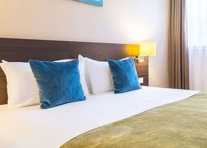 Western Le Bordeaux Sud מלון גרדיניון